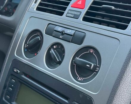 Черный Фольксваген Туран, объемом двигателя 1.4 л и пробегом 214 тыс. км за 6700 $, фото 5 на Automoto.ua