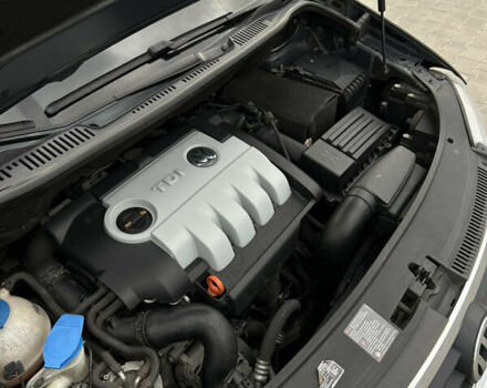 Чорний Фольксваген Туран, об'ємом двигуна 1.9 л та пробігом 124 тис. км за 8700 $, фото 34 на Automoto.ua