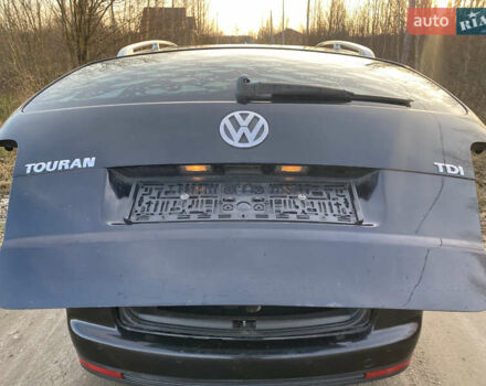 Черный Фольксваген Туран, объемом двигателя 1.9 л и пробегом 367 тыс. км за 3400 $, фото 4 на Automoto.ua