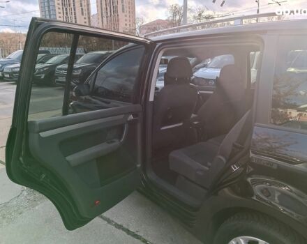 Чорний Фольксваген Туран, об'ємом двигуна 2 л та пробігом 260 тис. км за 9390 $, фото 14 на Automoto.ua