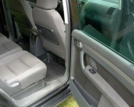 Черный Фольксваген Туран, объемом двигателя 2 л и пробегом 240 тыс. км за 5000 $, фото 5 на Automoto.ua