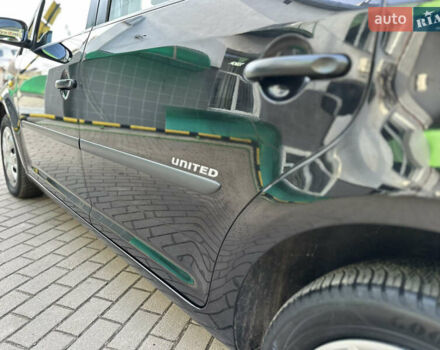 Черный Фольксваген Туран, объемом двигателя 1.6 л и пробегом 230 тыс. км за 7400 $, фото 29 на Automoto.ua