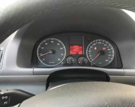 Черный Фольксваген Туран, объемом двигателя 1.4 л и пробегом 260 тыс. км за 6500 $, фото 16 на Automoto.ua