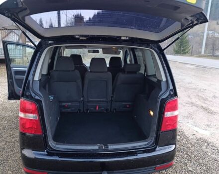 Черный Фольксваген Туран, объемом двигателя 2 л и пробегом 320 тыс. км за 6800 $, фото 10 на Automoto.ua