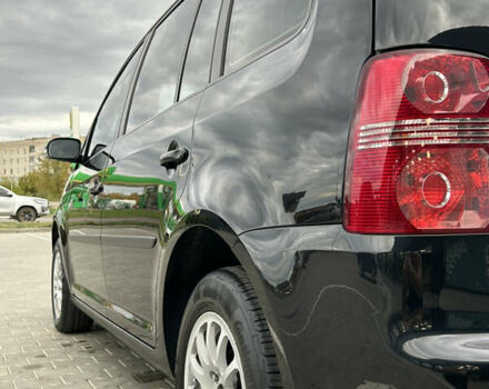 Чорний Фольксваген Туран, об'ємом двигуна 1.9 л та пробігом 124 тис. км за 8700 $, фото 9 на Automoto.ua