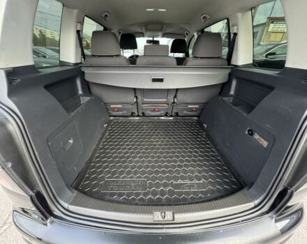 Черный Фольксваген Туран, объемом двигателя 1.9 л и пробегом 278 тыс. км за 7100 $, фото 19 на Automoto.ua