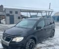Черный Фольксваген Туран, объемом двигателя 1.9 л и пробегом 280 тыс. км за 3500 $, фото 1 на Automoto.ua