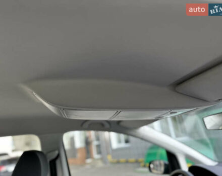 Черный Фольксваген Туран, объемом двигателя 1.6 л и пробегом 230 тыс. км за 7400 $, фото 37 на Automoto.ua