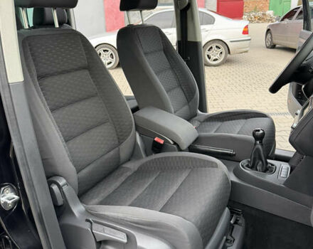 Чорний Фольксваген Туран, об'ємом двигуна 1.6 л та пробігом 201 тис. км за 7350 $, фото 27 на Automoto.ua