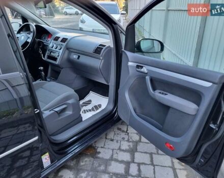 Черный Фольксваген Туран, объемом двигателя 1.4 л и пробегом 193 тыс. км за 7300 $, фото 11 на Automoto.ua