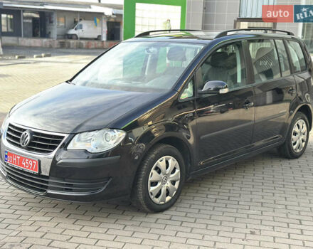 Черный Фольксваген Туран, объемом двигателя 1.6 л и пробегом 230 тыс. км за 7400 $, фото 45 на Automoto.ua