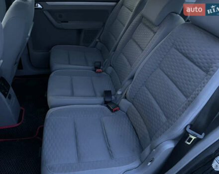 Чорний Фольксваген Туран, об'ємом двигуна 1.9 л та пробігом 285 тис. км за 7200 $, фото 7 на Automoto.ua