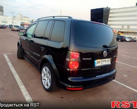 Чорний Фольксваген Туран, об'ємом двигуна 2 л та пробігом 240 тис. км за 7700 $, фото 5 на Automoto.ua