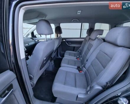 Черный Фольксваген Туран, объемом двигателя 1.4 л и пробегом 193 тыс. км за 7300 $, фото 5 на Automoto.ua