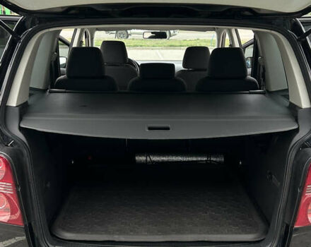 Чорний Фольксваген Туран, об'ємом двигуна 1.9 л та пробігом 124 тис. км за 8700 $, фото 27 на Automoto.ua