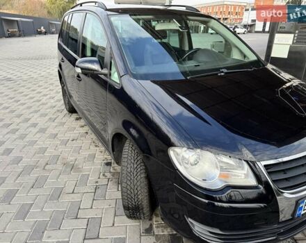 Черный Фольксваген Туран, объемом двигателя 1.97 л и пробегом 314 тыс. км за 7300 $, фото 17 на Automoto.ua