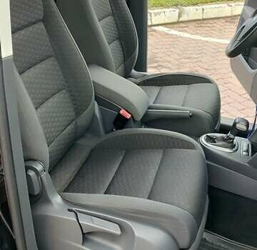 Черный Фольксваген Туран, объемом двигателя 1.97 л и пробегом 318 тыс. км за 6000 $, фото 14 на Automoto.ua