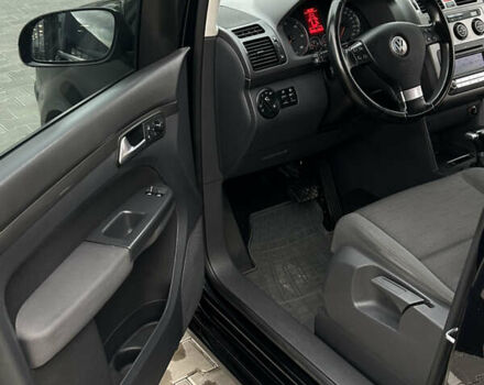 Чорний Фольксваген Туран, об'ємом двигуна 1.9 л та пробігом 124 тис. км за 8700 $, фото 13 на Automoto.ua