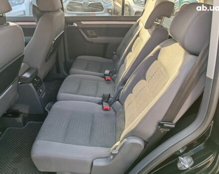 Чорний Фольксваген Туран, об'ємом двигуна 2 л та пробігом 260 тис. км за 9390 $, фото 13 на Automoto.ua