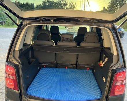 Черный Фольксваген Туран, объемом двигателя 1.4 л и пробегом 271 тыс. км за 5000 $, фото 7 на Automoto.ua