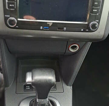 Черный Фольксваген Туран, объемом двигателя 1.4 л и пробегом 193 тыс. км за 6950 $, фото 22 на Automoto.ua