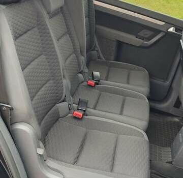 Черный Фольксваген Туран, объемом двигателя 1.97 л и пробегом 318 тыс. км за 6000 $, фото 11 на Automoto.ua