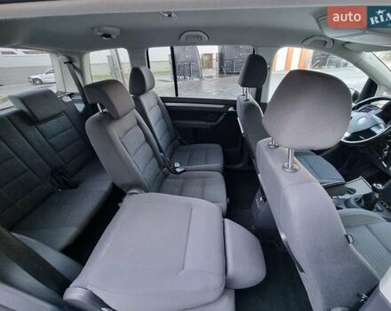 Черный Фольксваген Туран, объемом двигателя 1.4 л и пробегом 193 тыс. км за 7300 $, фото 16 на Automoto.ua