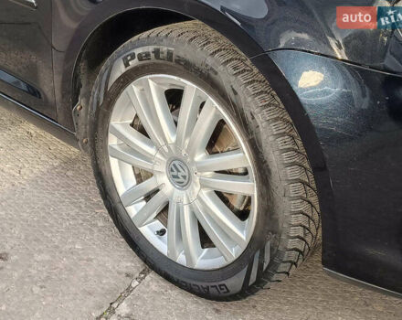 Черный Фольксваген Туран, объемом двигателя 2 л и пробегом 260 тыс. км за 9390 $, фото 5 на Automoto.ua