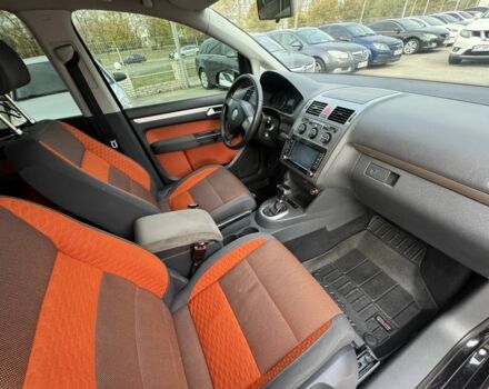 Черный Фольксваген Туран, объемом двигателя 1.9 л и пробегом 278 тыс. км за 7100 $, фото 18 на Automoto.ua