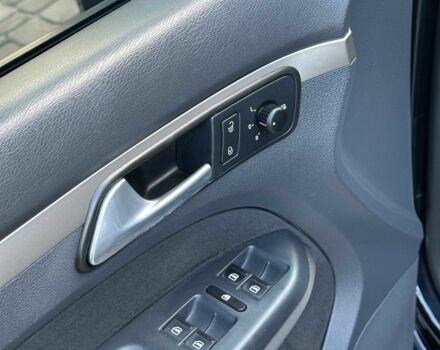 Черный Фольксваген Туран, объемом двигателя 1.4 л и пробегом 214 тыс. км за 6700 $, фото 6 на Automoto.ua