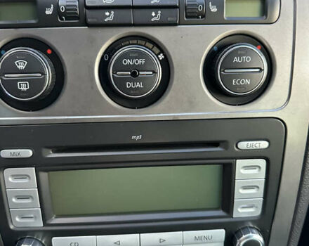 Чорний Фольксваген Туран, об'ємом двигуна 1.97 л та пробігом 270 тис. км за 8300 $, фото 18 на Automoto.ua