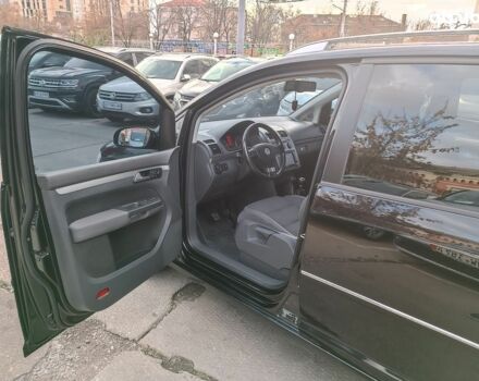 Чорний Фольксваген Туран, об'ємом двигуна 2 л та пробігом 260 тис. км за 9390 $, фото 19 на Automoto.ua