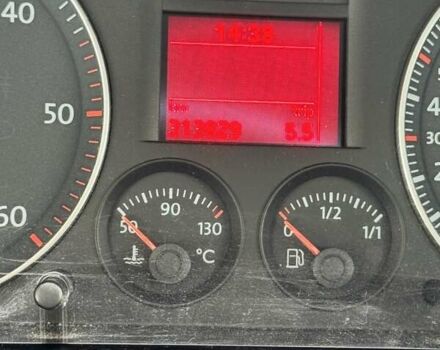 Чорний Фольксваген Туран, об'ємом двигуна 1.97 л та пробігом 313 тис. км за 7500 $, фото 16 на Automoto.ua