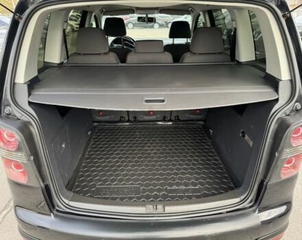 Черный Фольксваген Туран, объемом двигателя 1.9 л и пробегом 278 тыс. км за 7100 $, фото 23 на Automoto.ua