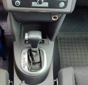 Чорний Фольксваген Туран, об'ємом двигуна 1.97 л та пробігом 318 тис. км за 5700 $, фото 6 на Automoto.ua