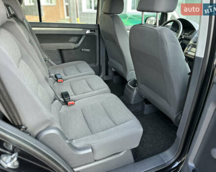 Черный Фольксваген Туран, объемом двигателя 1.6 л и пробегом 230 тыс. км за 7400 $, фото 30 на Automoto.ua