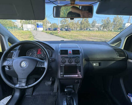 Черный Фольксваген Туран, объемом двигателя 1.39 л и пробегом 242 тыс. км за 7500 $, фото 7 на Automoto.ua