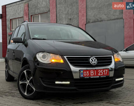 Чорний Фольксваген Туран, об'ємом двигуна 1.6 л та пробігом 201 тис. км за 7350 $, фото 3 на Automoto.ua