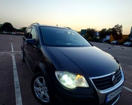 Чорний Фольксваген Туран, об'ємом двигуна 2 л та пробігом 240 тис. км за 7700 $, фото 1 на Automoto.ua