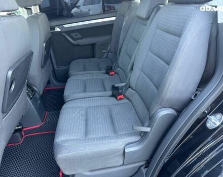 Черный Фольксваген Туран, объемом двигателя 2 л и пробегом 260 тыс. км за 7890 $, фото 22 на Automoto.ua