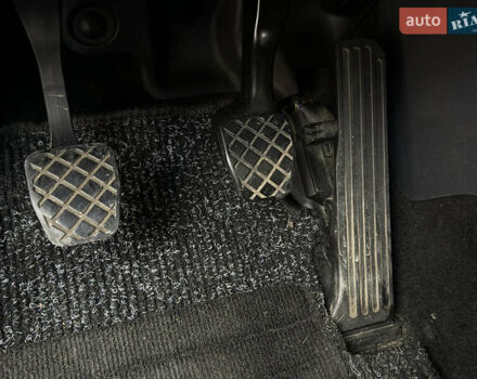 Чорний Фольксваген Туран, об'ємом двигуна 1.6 л та пробігом 201 тис. км за 7350 $, фото 38 на Automoto.ua