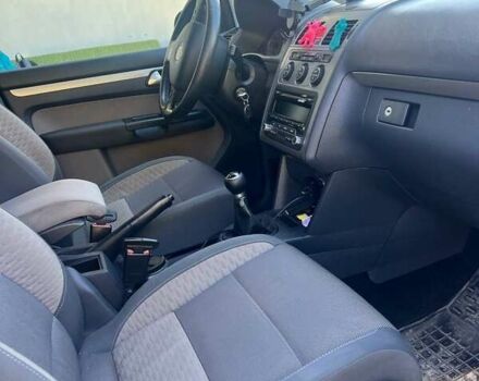 Чорний Фольксваген Туран, об'ємом двигуна 1.4 л та пробігом 212 тис. км за 6000 $, фото 3 на Automoto.ua