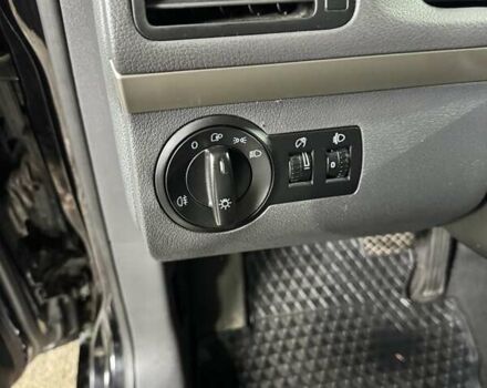 Черный Фольксваген Туран, объемом двигателя 1.97 л и пробегом 314 тыс. км за 7300 $, фото 25 на Automoto.ua