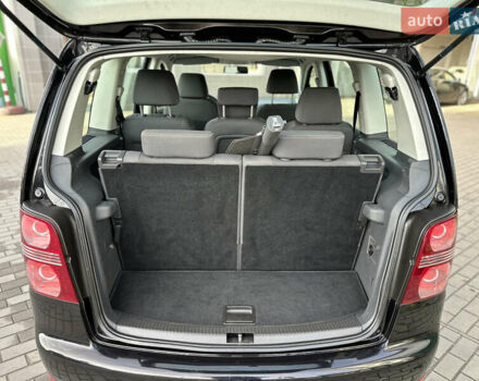 Черный Фольксваген Туран, объемом двигателя 1.6 л и пробегом 230 тыс. км за 7400 $, фото 14 на Automoto.ua