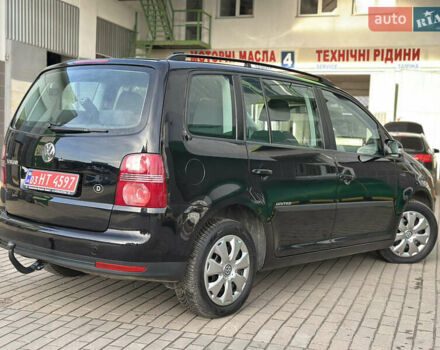 Черный Фольксваген Туран, объемом двигателя 1.6 л и пробегом 230 тыс. км за 7400 $, фото 17 на Automoto.ua