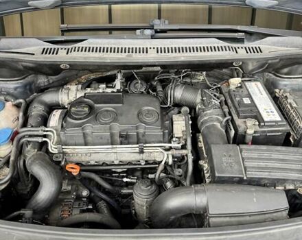 Чорний Фольксваген Туран, об'ємом двигуна 1.97 л та пробігом 313 тис. км за 7500 $, фото 15 на Automoto.ua