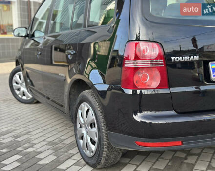 Черный Фольксваген Туран, объемом двигателя 1.6 л и пробегом 230 тыс. км за 7400 $, фото 11 на Automoto.ua