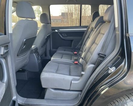 Чорний Фольксваген Туран, об'ємом двигуна 1.9 л та пробігом 367 тис. км за 3400 $, фото 7 на Automoto.ua