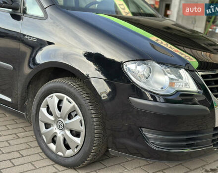 Черный Фольксваген Туран, объемом двигателя 1.6 л и пробегом 230 тыс. км за 7400 $, фото 20 на Automoto.ua