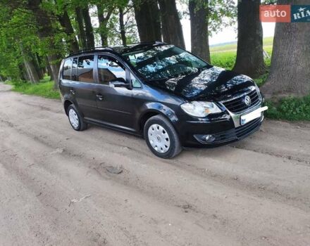 Черный Фольксваген Туран, объемом двигателя 2 л и пробегом 285 тыс. км за 7700 $, фото 5 на Automoto.ua